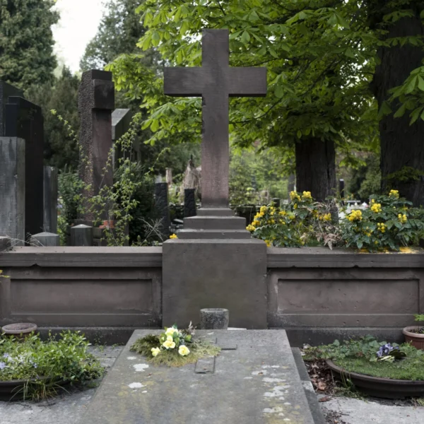 Zákon o pohrebníctve v obci 2026: Správa cintorína, pochovávanie a nakladanie s pozostatkami