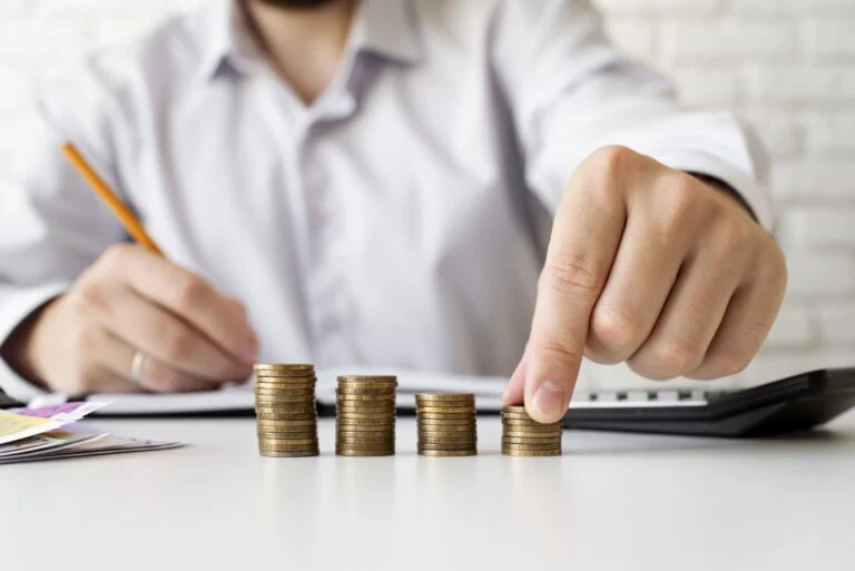 Zmena platového systému od 1. 1. 2026 čo prináša nové odmeňovanie vo verejnom záujme